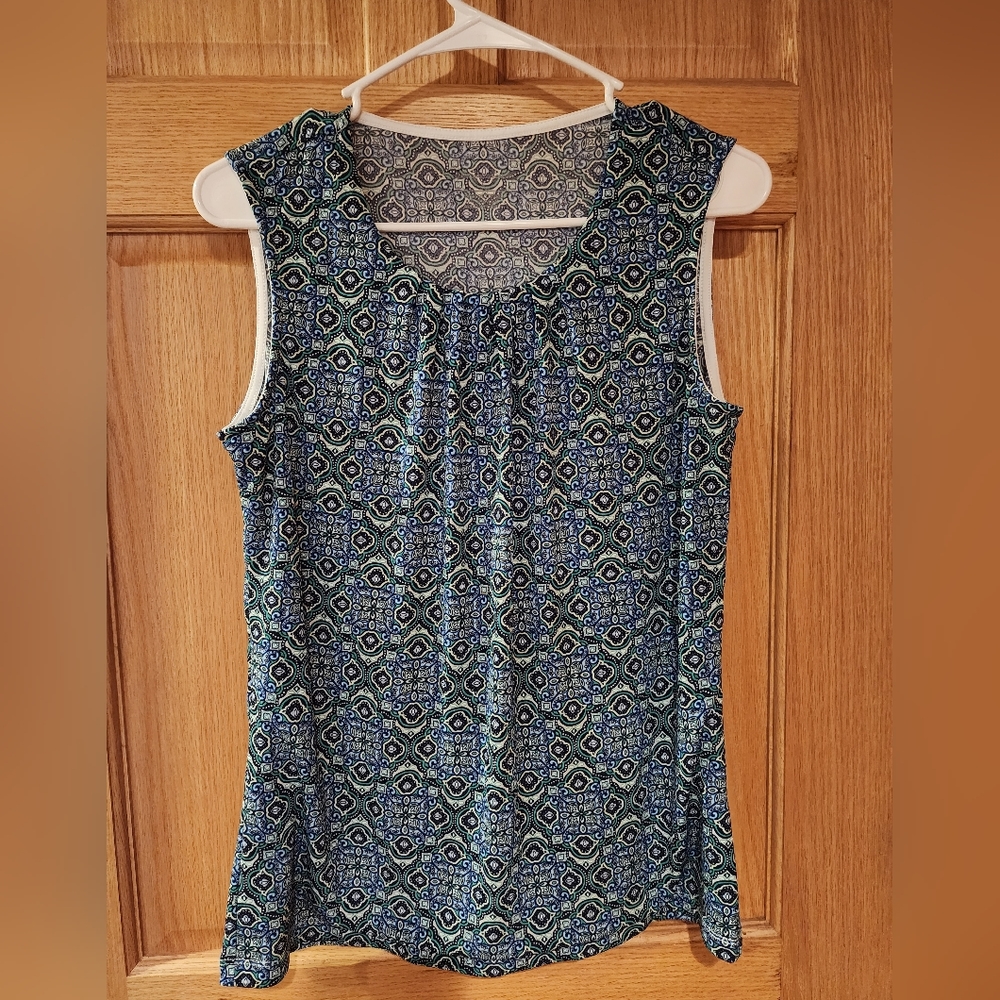 Lycra top. No brand name. Size s/m. Lined front.